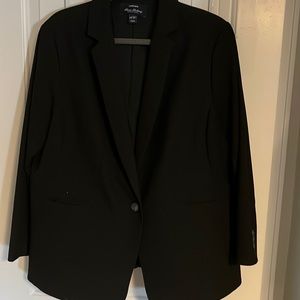 Women’s Wool one button traditional blazer black